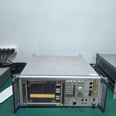 R&S SMIQ06B 6.4 GHz Vector Signal Generator Rohde Schwarz