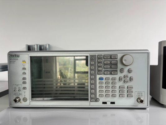 Anritsu MS2830A 13.5 GHz Wideband Used Signal Analyzer 13.5 Kg