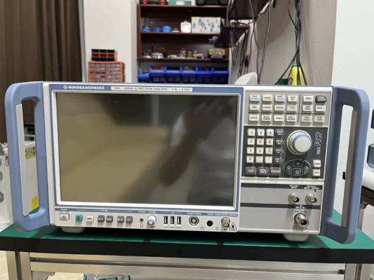 8 GHz Ultra Low Noise Signal Spectrum Analyzer Rohde & Schwarz FSW8