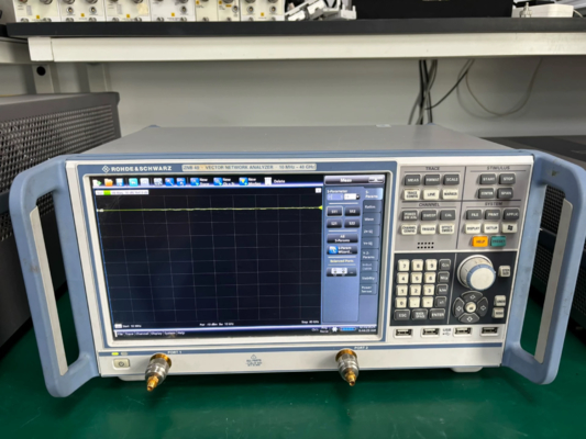 Rohde & Schwarz ZNB40 VNA 40 GHz High Dynamic Range Vector Network Analyzer