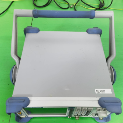 Rohde & Schwarz ZVL6 VNA  6 GHz Portable Vector Network Analyzer