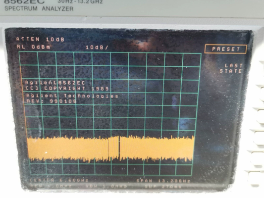 HP Agilent 8562EC Color Portable RF Spectrum Analyzer 13.2 GHz