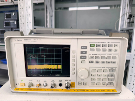 HP Agilent 8562EC Color Portable RF Spectrum Analyzer 13.2 GHz