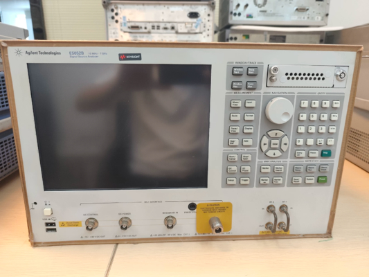 Keysight Agilent E5052B High Sensitivity Signal Source Analyzer 7 GHz (110 GHz-Ready)