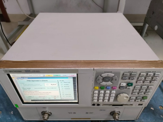 High Dynamic Range 50 GHz  PNA Network Analyzer Agilent E8364B