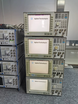 2.7 GHz RF Communications Test Set Multi Standard Wireless Test Set Agilent E5515C 8960