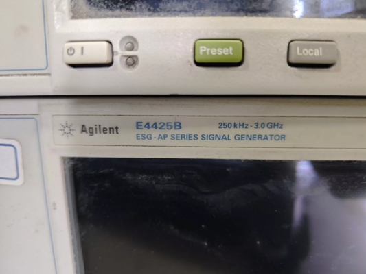 3 GHz ESG-AP Analog RF Signal Generator Used Agilent E4425B