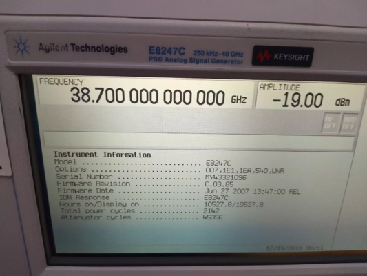 Agilent RF Signal Generator E8247C  20 GHz High Purity PSG-A Signal Generator