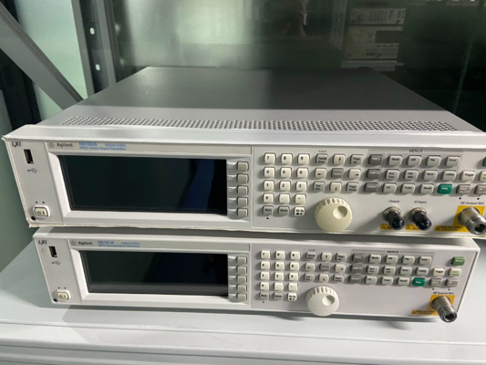 Agilent N5182A  6 GHz MXG Signal Generator Wide Bandwidth Vector Signal Generator