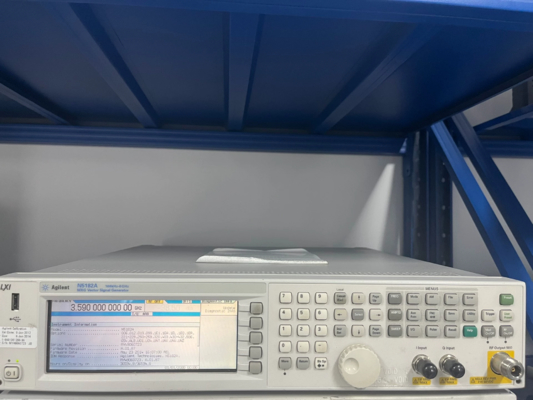 Agilent N5182A  6 GHz MXG Signal Generator Wide Bandwidth Vector Signal Generator