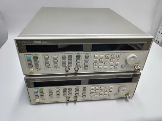 20 GHz Synthesized Cw Generator Used HP Agilent 83752A  Rf Generator