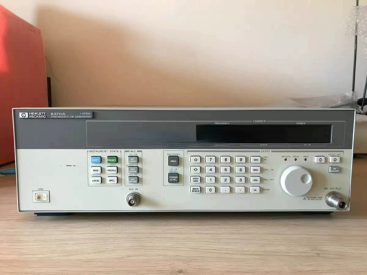 Agilent 83711A RF Signal Generator 1GHz – 20GHz Synthesized CW Generator