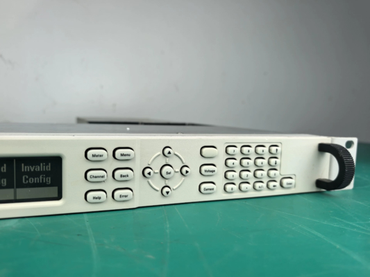 Agilent N6701A Modular Power System Mainframe 600 W 4 Slot