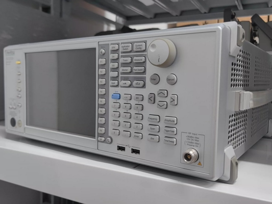 Anritsu MS2830A 13.5 GHz Wideband Used Signal Analyzer 13.5 Kg