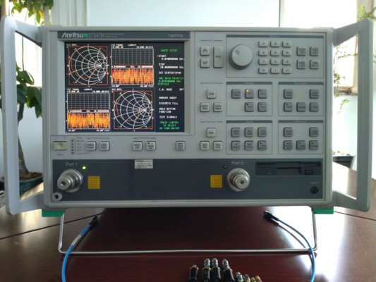 Anritsu 37247D 40 MHz–20 GHz Vector Network Analyzer Portable Vna
