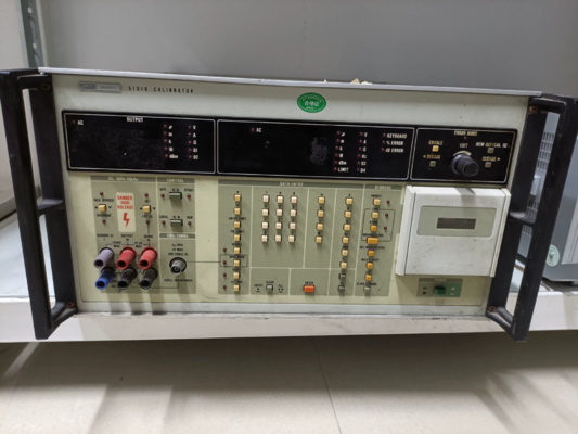 Fluke 5101B  1100 V / 2 A Multifunction Calibrator With 0.005% DC Accuracy