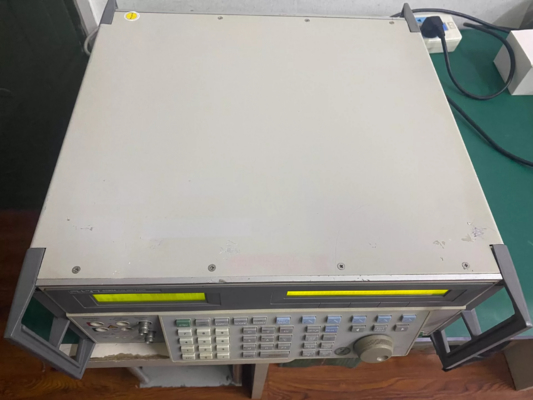 50 Ppm DC Accuracy Multi Function Calibrator Fluke 5500A With 5500A/LEADS ±1020 V / 11 A