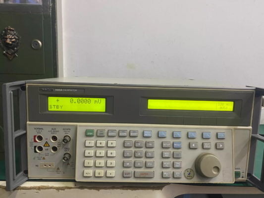 50 Ppm DC Accuracy Multi Function Calibrator Fluke 5500A With 5500A/LEADS ±1020 V / 11 A