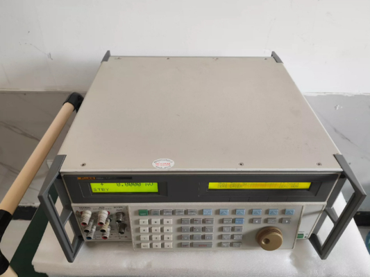 5720A Fluke Multifunction Calibrator With Colour Touchscreen
