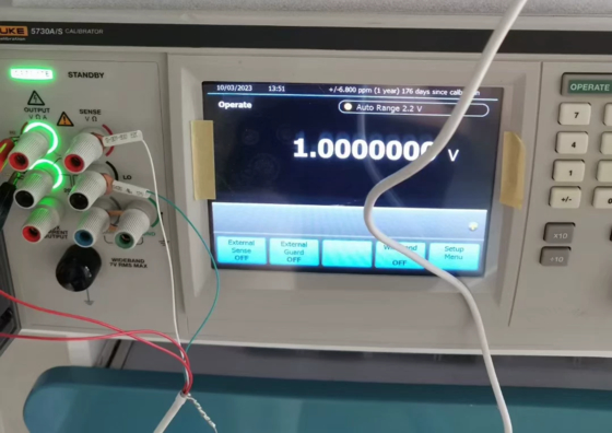 1100 V / 2.2 A Ultra High Accuracy Multi Function Calibrator Fluke 5730A