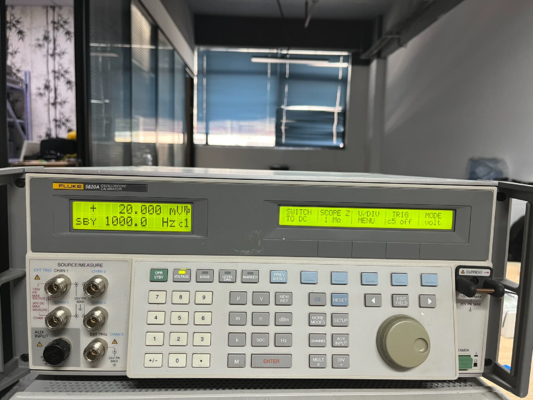 600 MHz 2.1 GHz Opt Oscilloscope Calibrator Fluke 5820A Used Multifunction Calibrator
