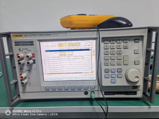 Fluke 6100A 1000 V / 20 A Electrical Power Quality Calibrator Multi Function
