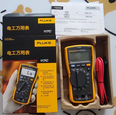 Fluke 117/117C True-RMS Digital Multimeter With VoltAlert , AutoV/LoZ , 6000-Count Backlit Display, CAT III 600V For Electricians